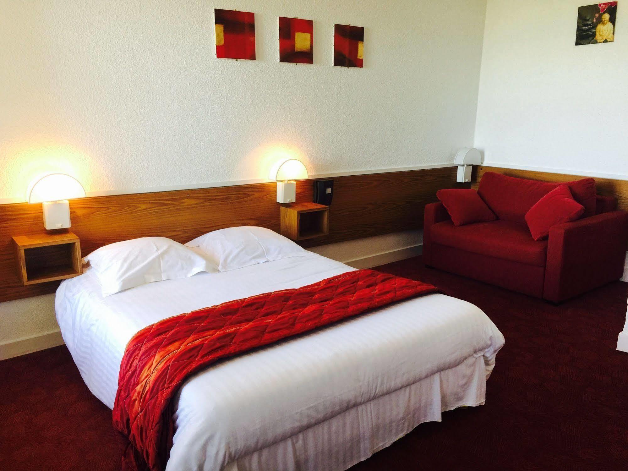 Windsor Contact Hotel